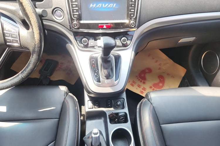 Used Haval H6 2015 Sport Edition 1.5T Automatic Two-Wheel Drive Luxury Model Gear Lever