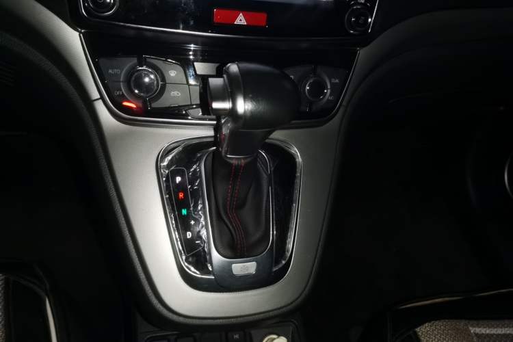 Used Haval H6 2015 Sport Edition 1.5T Automatic Two-Wheel Drive Luxury Model Gear Lever