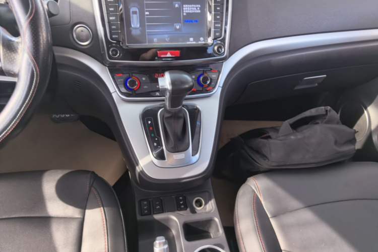 Used Haval H6 2015 Sport Edition 1.5T Automatic Two-Wheel Drive Luxury Model Gear Lever