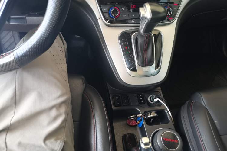 Used Haval H6 2015 Sport Edition 1.5T Automatic Two-Wheel Drive Luxury Model Gear Lever