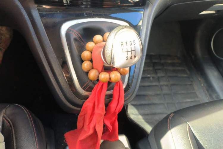 Used Haval H6 2015 Upgraded Model 1.5T Manual Two-Wheel Drive Elite Version Gear Lever