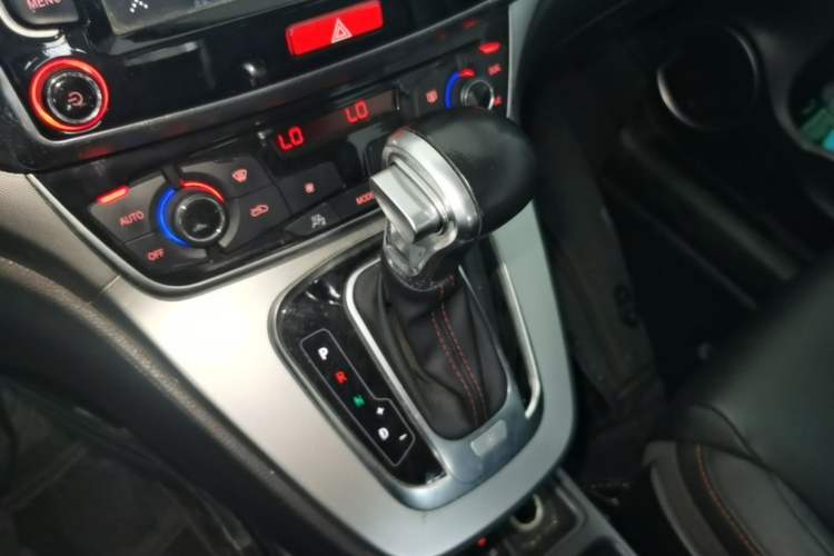Used Haval H6 2015 Sport Edition 1.5T Automatic Two-Wheel Drive Luxury Model Gear Lever