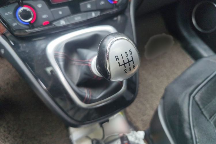 Used Haval H6 2015 Sport Edition 1.5T Manual Two-Wheel Drive Prestige Model Gear Lever