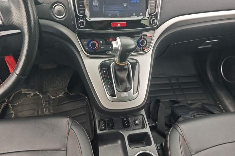Used Haval H6 2015 Sport Edition 1.5T Automatic Two-Wheel Drive Luxury Model Gear Lever