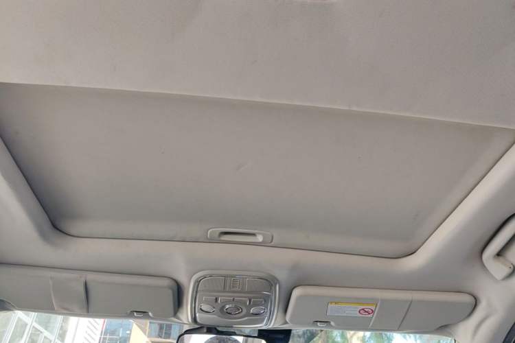 Used Haval H6 2015 Upgraded Model 1.5T Manual Two-Wheel Drive Elite Version Headliner