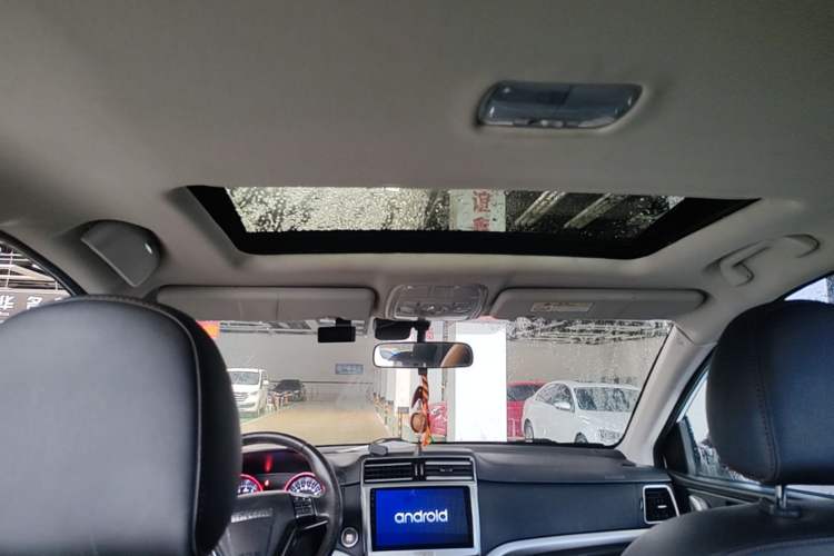 Used Haval H6 2015 Sport Edition 1.5T Automatic Two-Wheel Drive Luxury Model Headliner