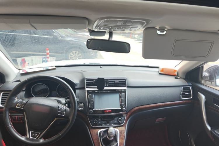Used Haval H6 2015 Revised Version Sport Edition 1.5T Manual Transmission Two-Wheel Drive Elite Grade Headliner