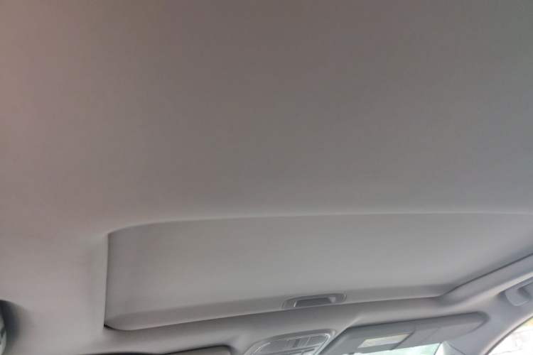 Used Haval H6 2015 Sport Edition 1.5T Automatic Two-Wheel Drive Luxury Model Headliner