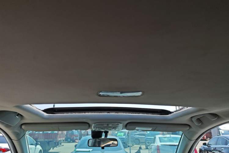 Used Haval H6 2015 Sport Edition 1.5T Automatic Two-Wheel Drive Luxury Model Headliner