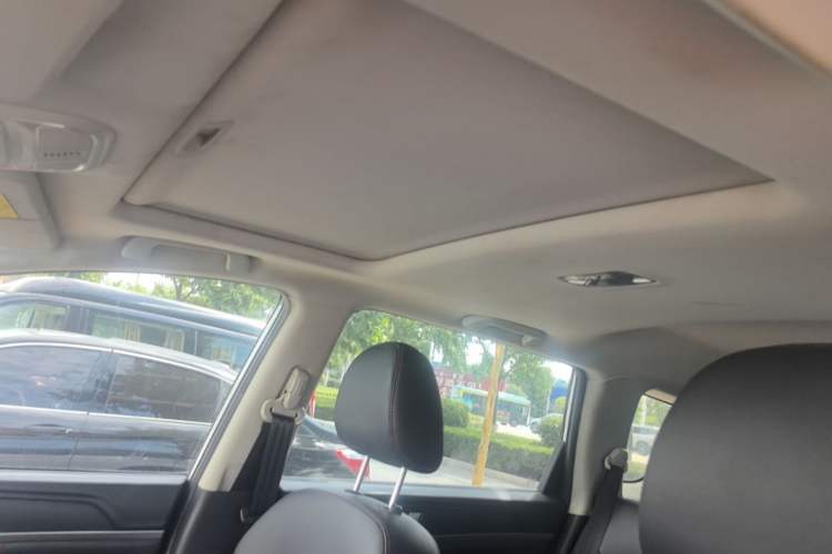 Used Haval H6 2015 Sport Edition 1.5T Automatic Two-Wheel Drive Luxury Model Headliner