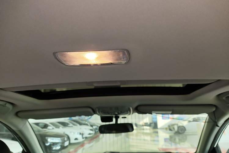 Used Haval H6 2015 Upgraded Model 1.5T Manual Two-Wheel Drive Elite Version Headliner