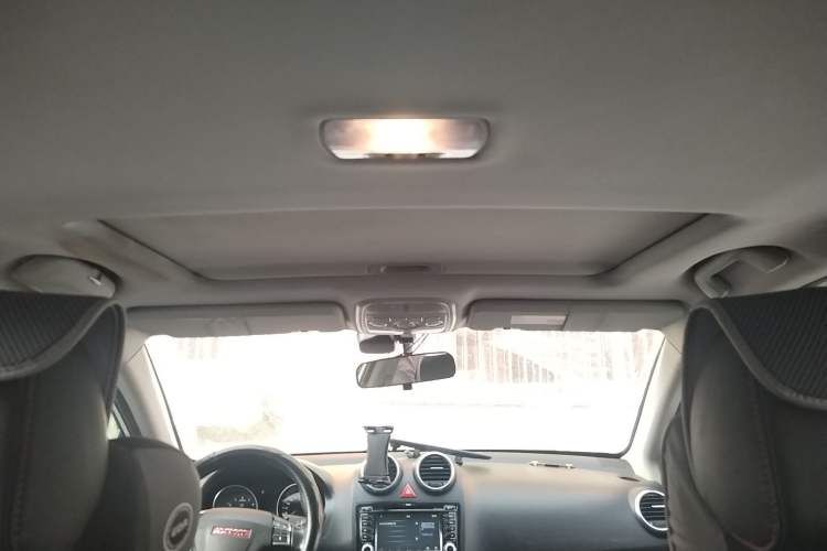 Used Haval H6 2015 Upgraded Model 1.5T Manual Two-Wheel Drive Elite Version Headliner