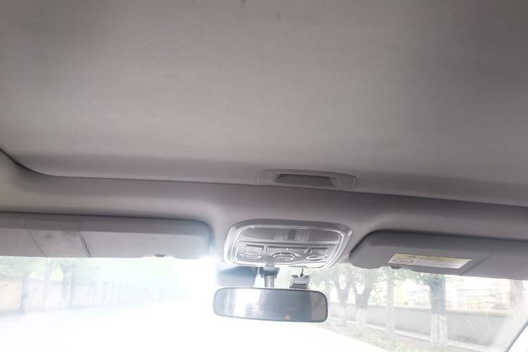Used Haval H6 2015 Sport Edition 1.5T Automatic Two-Wheel Drive Luxury Model Headliner