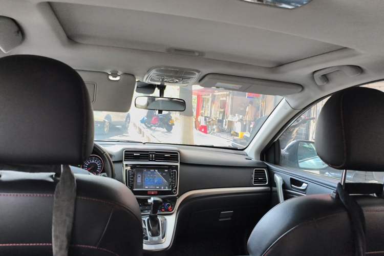 Used Haval H6 2015 Sport Edition 1.5T Automatic Two-Wheel Drive Luxury Model Headliner