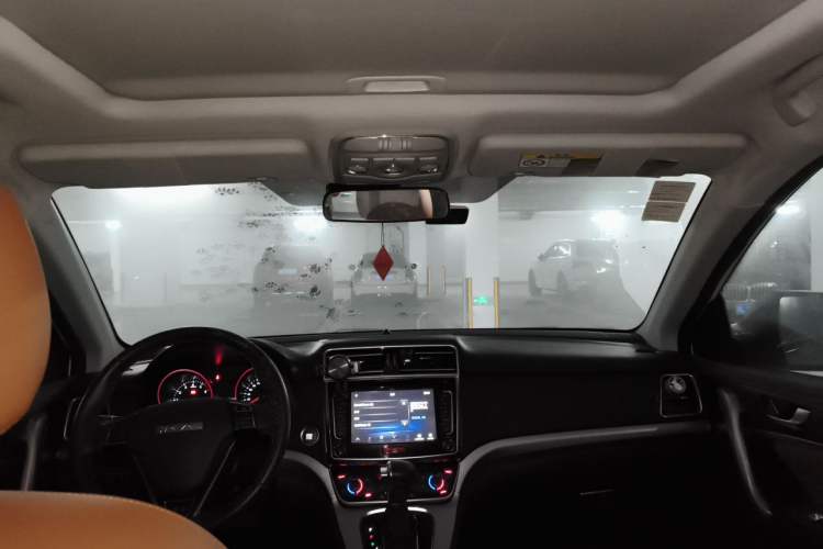 Used Haval H6 2015 Sport Edition 1.5T Automatic Two-Wheel Drive Luxury Model Headliner