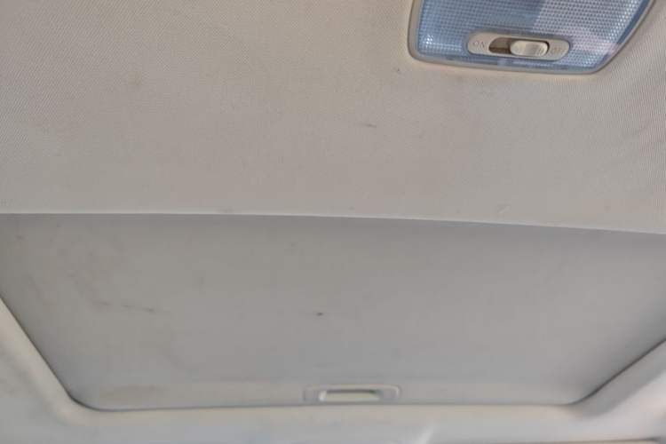 Used Haval H6 2015 Revised Version Sport Edition 1.5T Manual Transmission Two-Wheel Drive Elite Grade Headliner