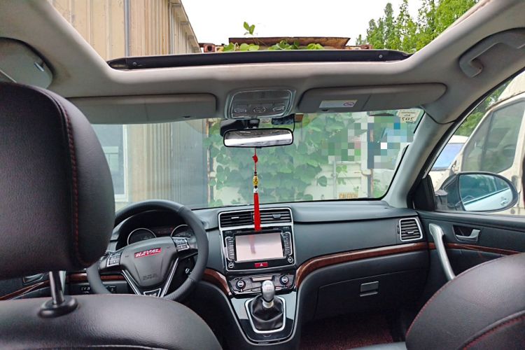 Used Haval H6 2015 Upgraded Model 1.5T Manual Two-Wheel Drive Prestige Version Headliner
