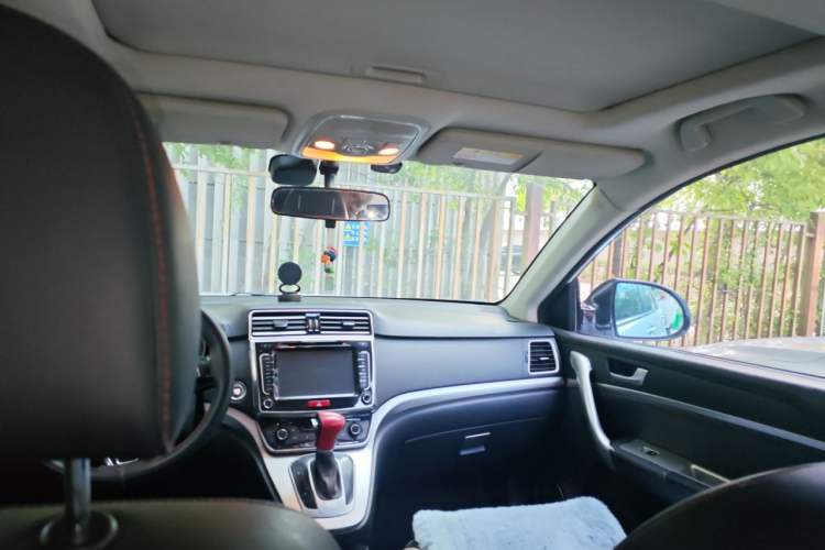 Used Haval H6 2015 Sport Edition 1.5T Automatic Two-Wheel Drive Luxury Model Headliner