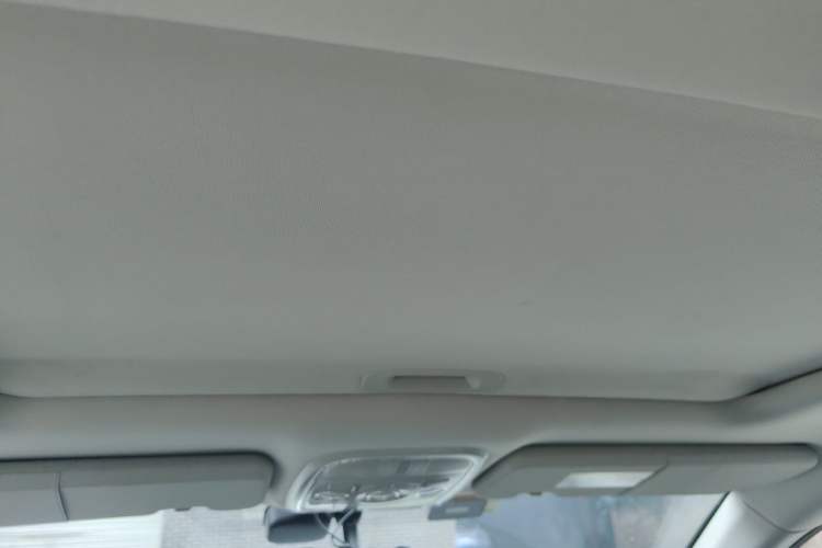 Used Haval H6 2015 Upgraded Model 1.5T Manual Two-Wheel Drive Elite Version Headliner