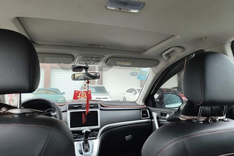 Used Haval H6 2015 Sport Edition 1.5T Automatic Two-Wheel Drive Luxury Model Headliner