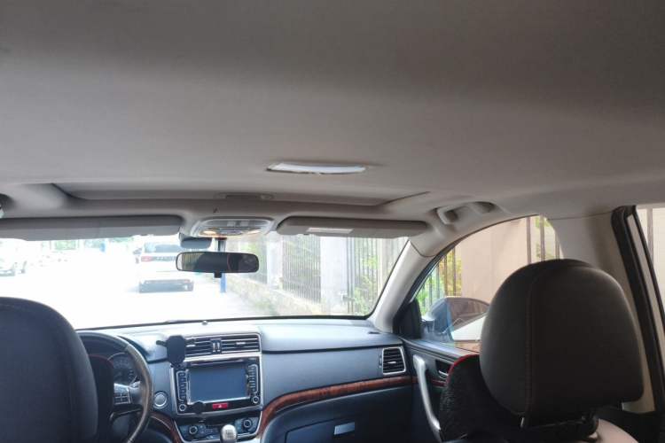 Used Haval H6 2015 Revised Version Sport Edition 1.5T Manual Transmission Two-Wheel Drive Elite Grade Headliner