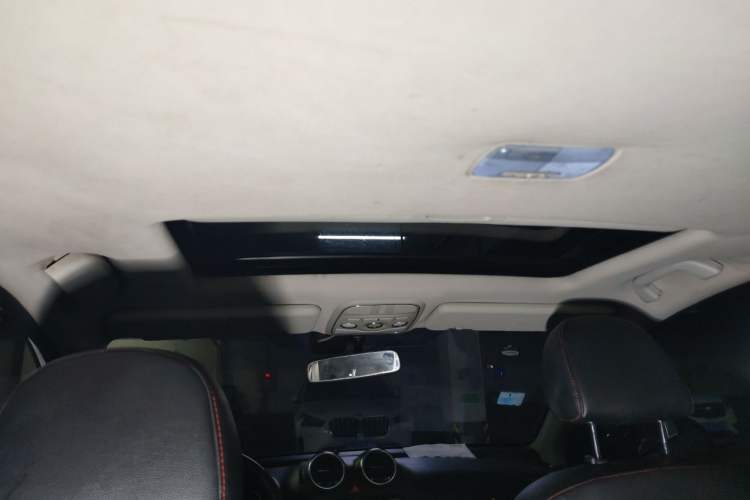 Used Haval H6 2015 Upgraded Model 1.5T Manual Two-Wheel Drive Elite Version Headliner