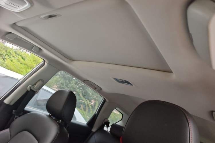 Used Haval H6 2015 Upgraded Model 1.5T Manual Two-Wheel Drive Elite Version Headliner