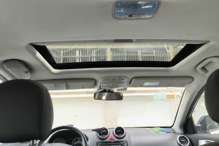 Used Haval H6 2015 Upgraded Model 1.5T Manual Two-Wheel Drive Elite Version Headliner