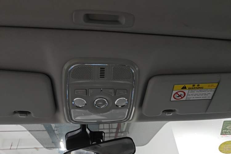 Used Haval H6 2015 Upgraded Model 1.5T Manual Two-Wheel Drive Elite Version Headliner