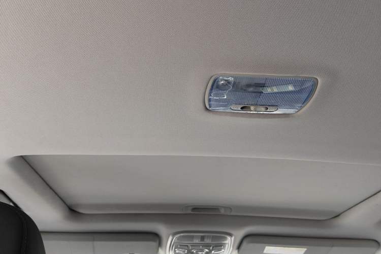 Used Haval H6 2015 Revised Version Sport Edition 1.5T Manual Transmission Two-Wheel Drive Elite Grade Headliner