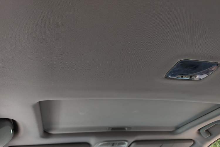 Used Haval H6 2015 Sport Edition 1.5T Automatic Two-Wheel Drive Luxury Model Headliner