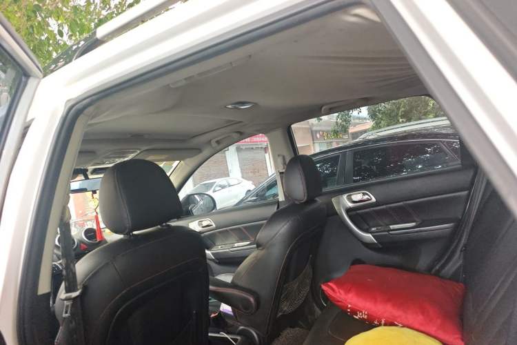 Used Haval H6 2015 Upgraded Model 1.5T Manual Two-Wheel Drive Elite Version Headliner