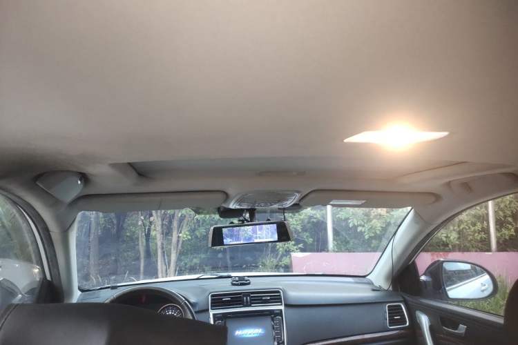 Used Haval H6 2015 Revised Version Sport Edition 1.5T Manual Transmission Two-Wheel Drive Elite Grade Headliner