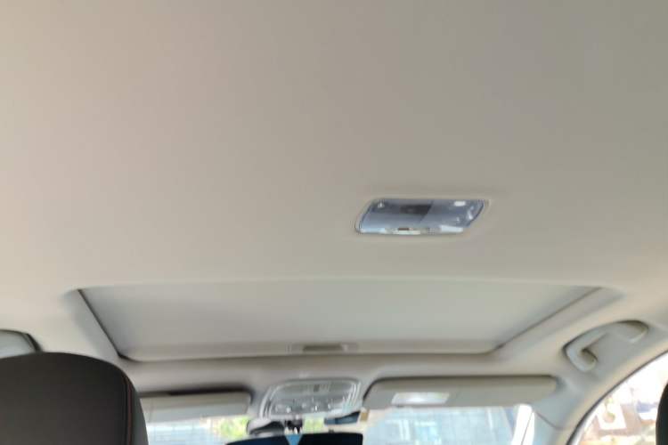 Used Haval H6 2015 Revised Version Sport Edition 1.5T Manual Transmission Two-Wheel Drive Elite Grade Headliner