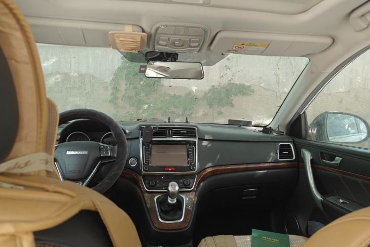 Used Haval H6 2015 Revised Version Sport Edition 1.5T Manual Transmission Two-Wheel Drive Elite Grade Headliner