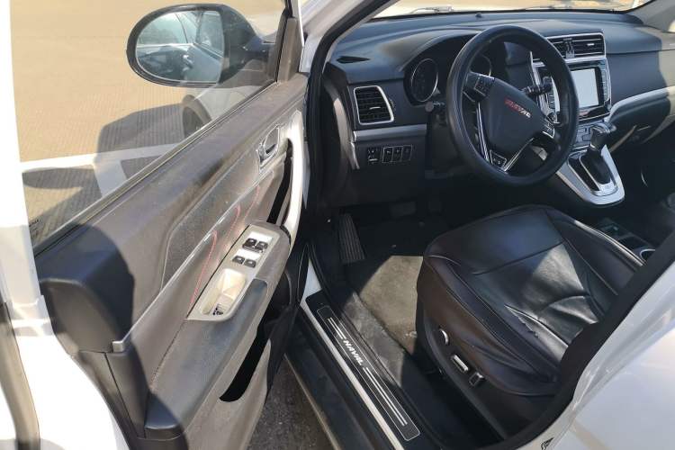 Used Haval H6 2015 Sport Edition 1.5T Automatic Two-Wheel Drive Luxury Model Headliner