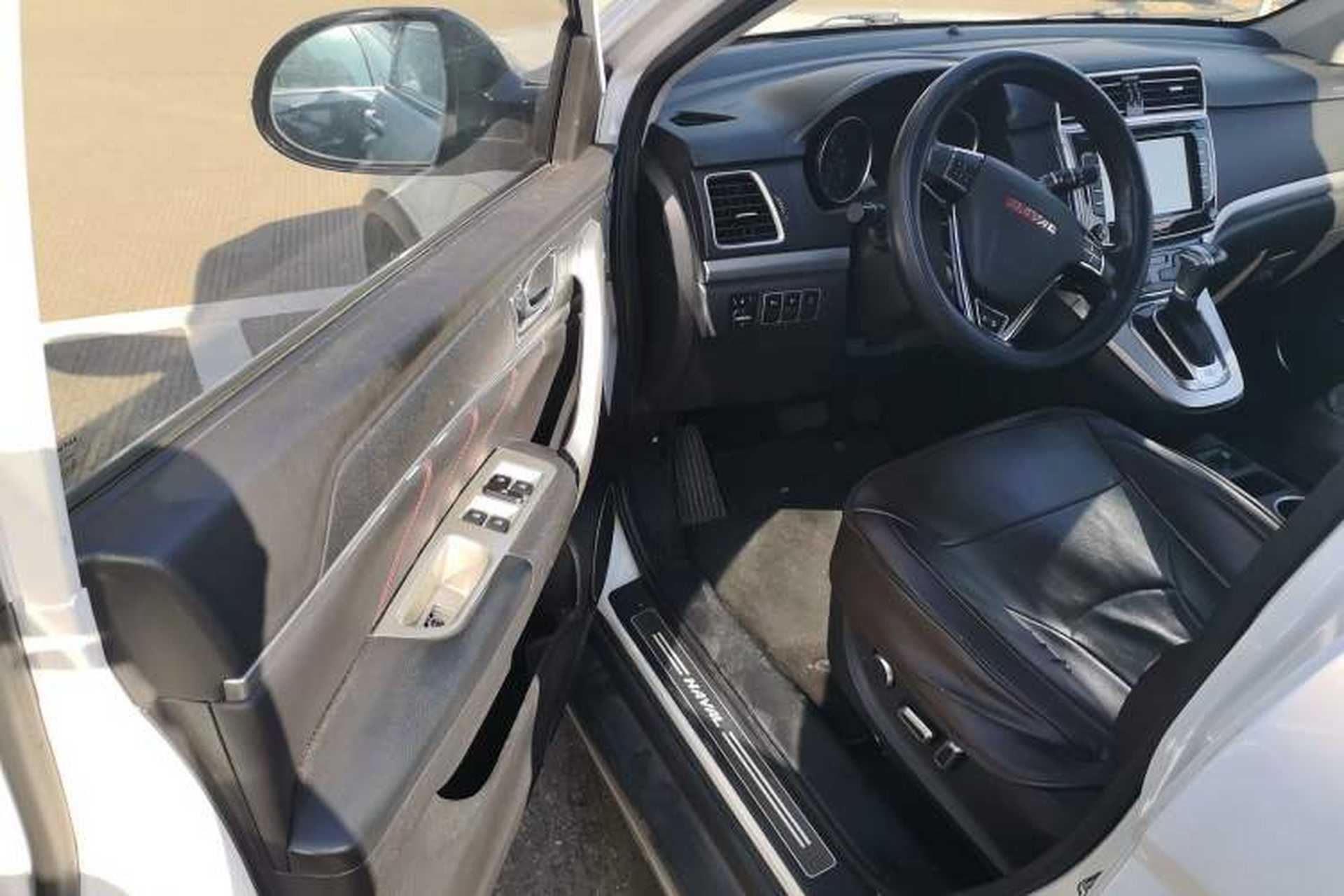 Used Haval H6 2015 Sport Edition 1.5T Automatic Two-Wheel Drive Luxury Model Headliner