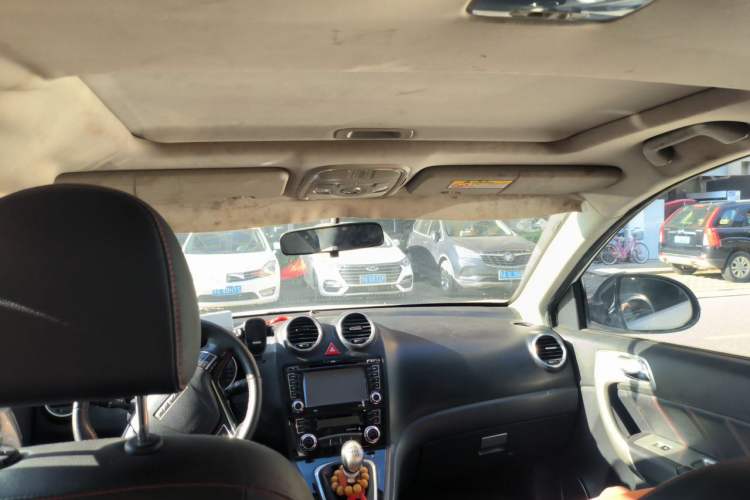 Used Haval H6 2015 Upgraded Model 1.5T Manual Two-Wheel Drive Elite Version Headliner