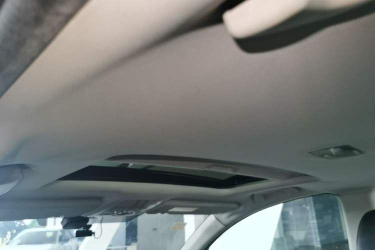 Used Haval H6 2015 Sport Edition 1.5T Automatic Two-Wheel Drive Luxury Model Headliner