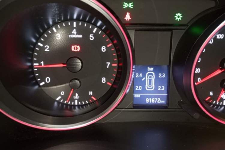 Used Haval H6 2015 Revised Version Sport Edition 1.5T Manual Transmission Two-Wheel Drive Elite Grade Instrument Cluster