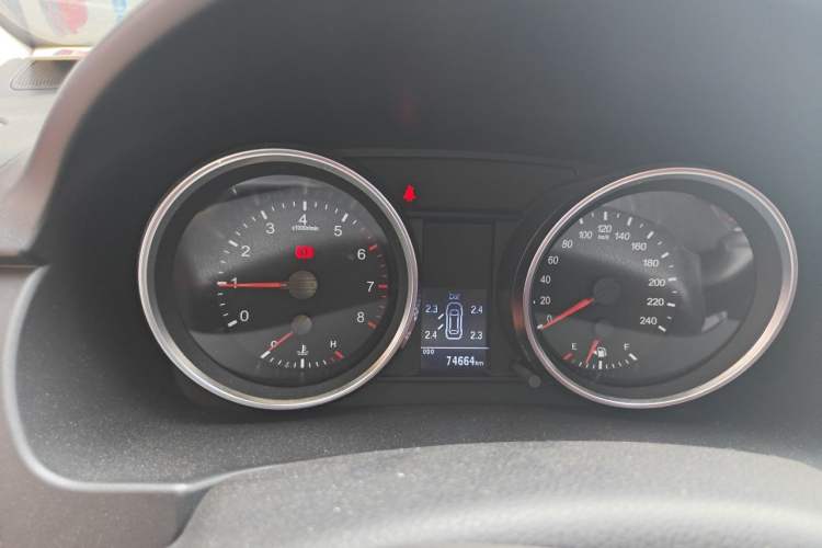 Used Haval H6 2015 Revised Version Sport Edition 1.5T Manual Transmission Two-Wheel Drive Elite Grade Instrument Cluster