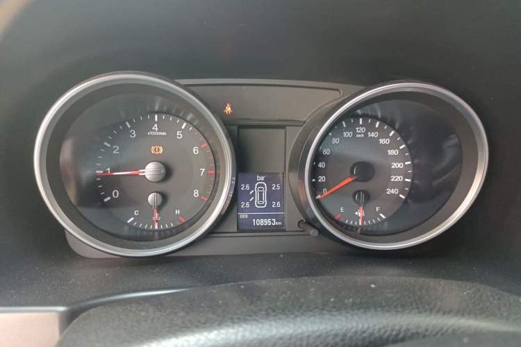 Used Haval H6 2015 Revised Version Sport Edition 1.5T Manual Transmission Two-Wheel Drive Elite Grade Instrument Cluster