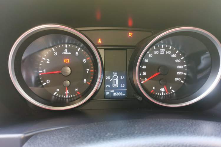Used Haval H6 2015 Sport Edition 1.5T Automatic Two-Wheel Drive Luxury Model Instrument Cluster