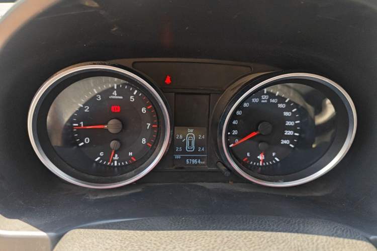 Used Haval H6 2015 Revised Version Sport Edition 1.5T Manual Transmission Two-Wheel Drive Elite Grade Instrument Cluster