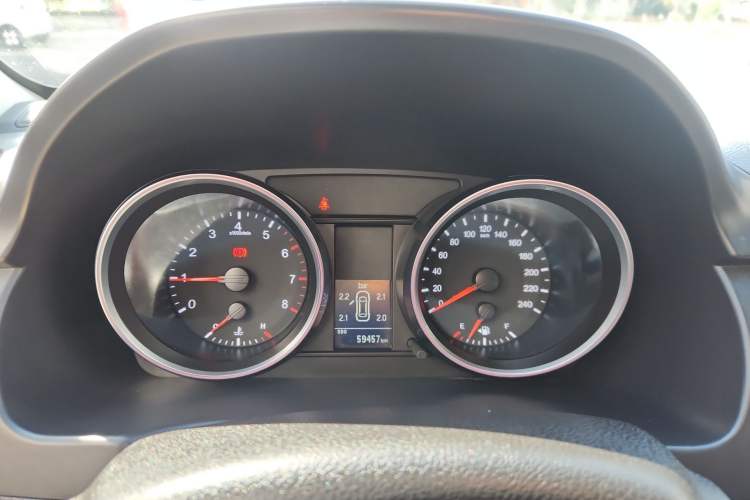 Used Haval H6 2015 Revised Version Sport Edition 1.5T Manual Transmission Two-Wheel Drive Elite Grade Instrument Cluster