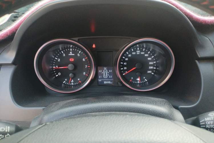Used Haval H6 2015 Revised Version Sport Edition 1.5T Manual Transmission Two-Wheel Drive Elite Grade Instrument Cluster