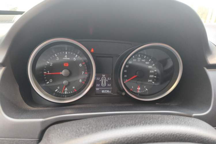 Used Haval H6 2015 Revised Version Sport Edition 1.5T Manual Transmission Two-Wheel Drive Elite Grade Instrument Cluster