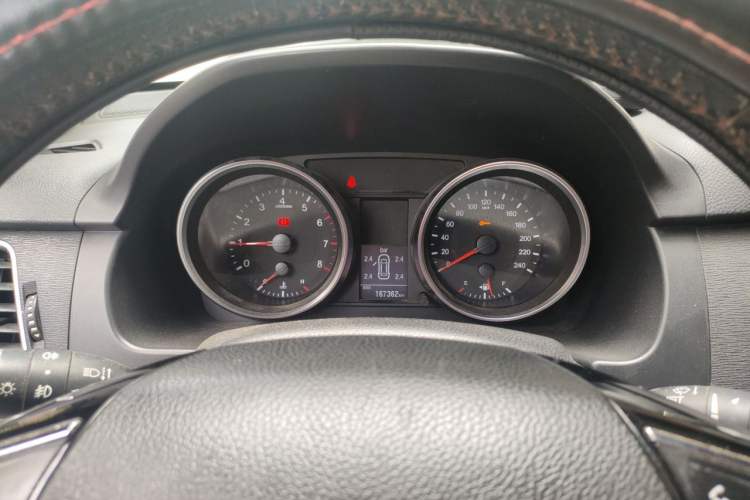 Used Haval H6 2015 Revised Version Sport Edition 1.5T Manual Transmission Two-Wheel Drive Elite Grade Instrument Cluster