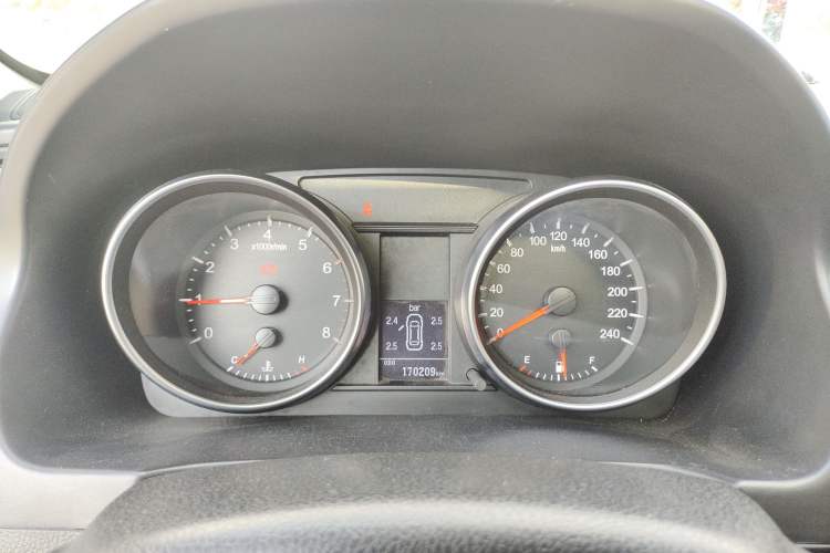 Used Haval H6 2015 Upgraded Model 1.5T Manual Two-Wheel Drive Elite Version Instrument Cluster