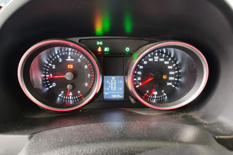 Used Haval H6 2015 Revised Version Sport Edition 1.5T Manual Transmission Two-Wheel Drive Elite Grade Instrument Cluster